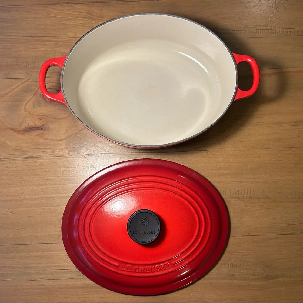 Le Creuset Signature 3.75-Quart Oval Enamel Cast Iron French/Dutch Oven
